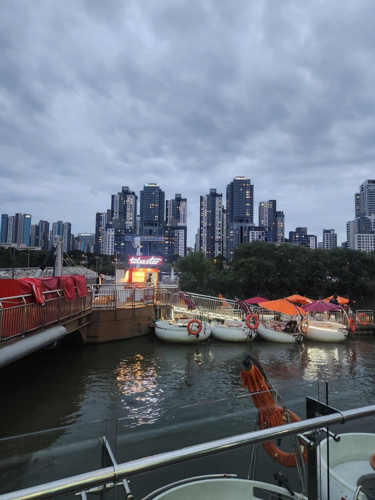 att.hqesvca1yepenbkupex27b2m80nnojzeq7c8qvh1vbw